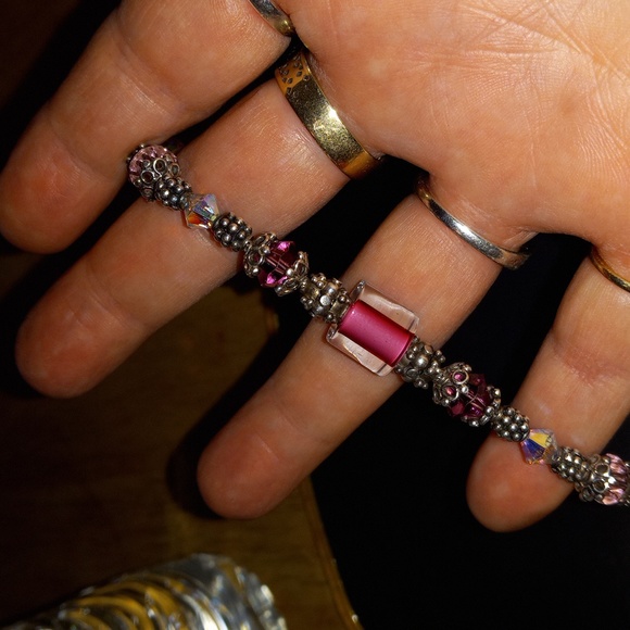 Beautiful  handcrafted pinkish red glass and swasvorski crystals beads bracelet - Picture 2 of 4